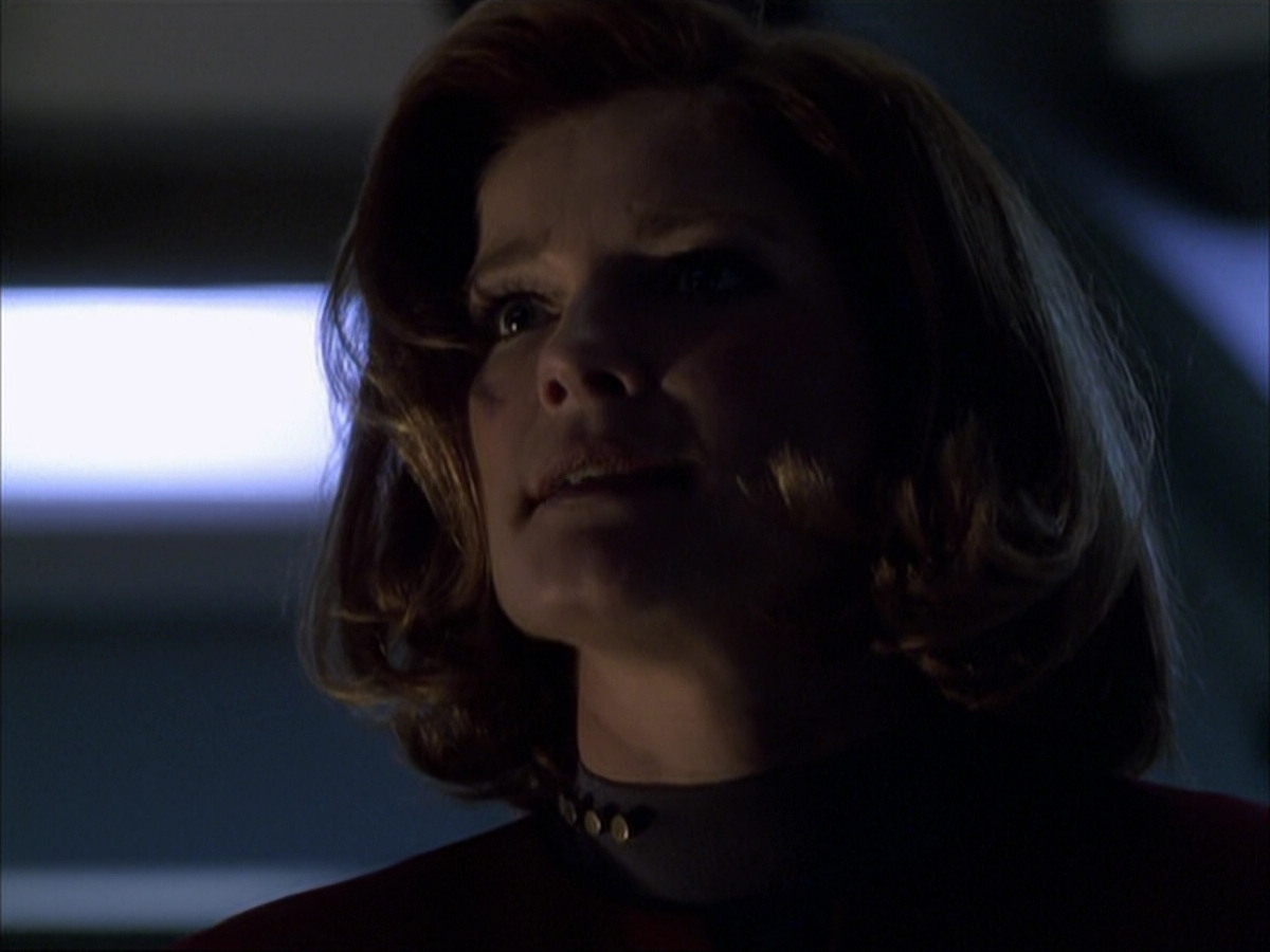 extant_StarTrek_VOY_6x07-DragonsTeeth_03134.jpg