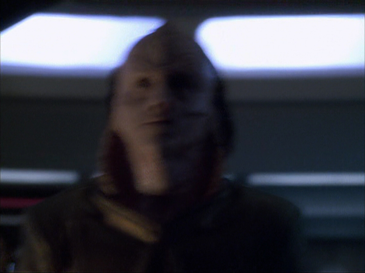 extant_StarTrek_VOY_6x07-DragonsTeeth_03139.jpg