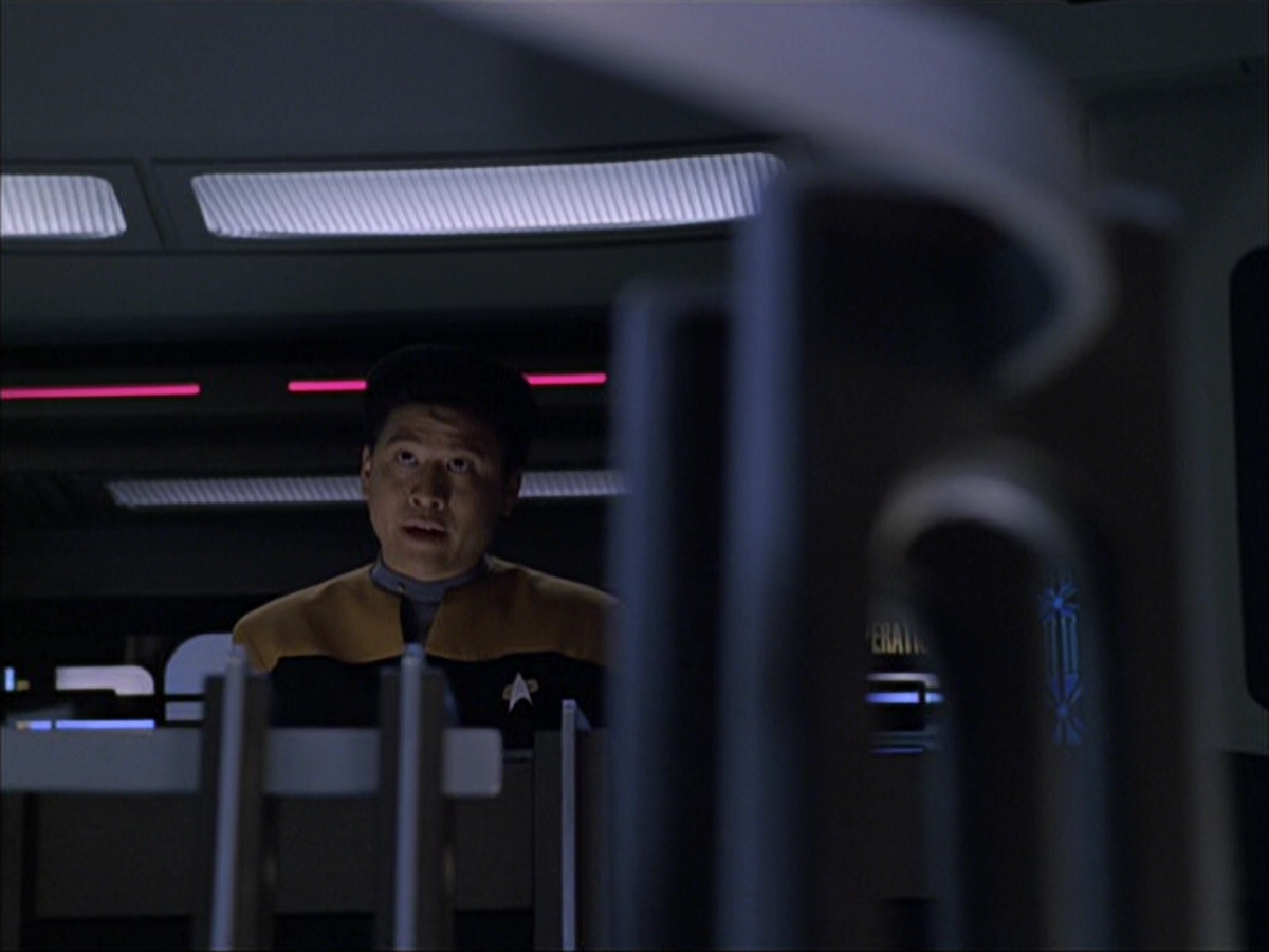 extant_StarTrek_VOY_6x07-DragonsTeeth_03194.jpg