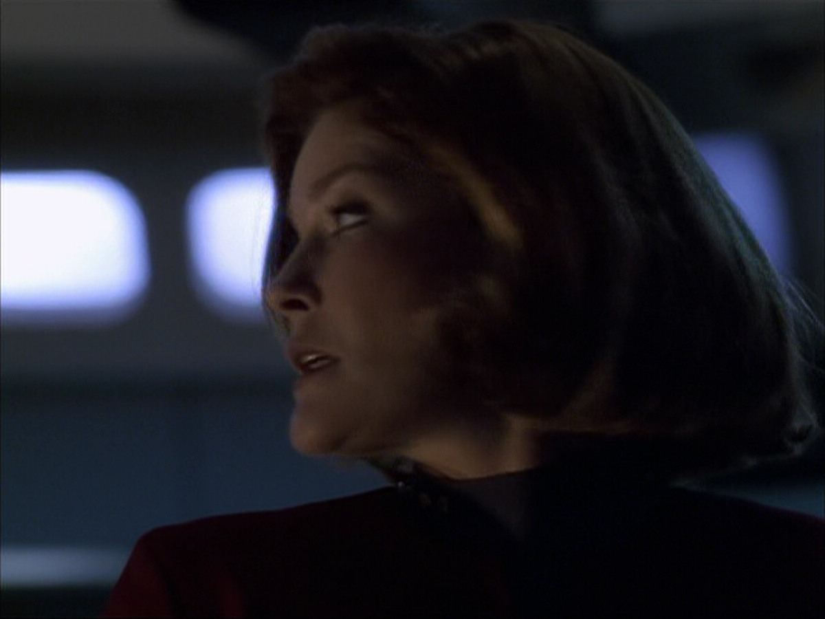 extant_StarTrek_VOY_6x07-DragonsTeeth_03209.jpg