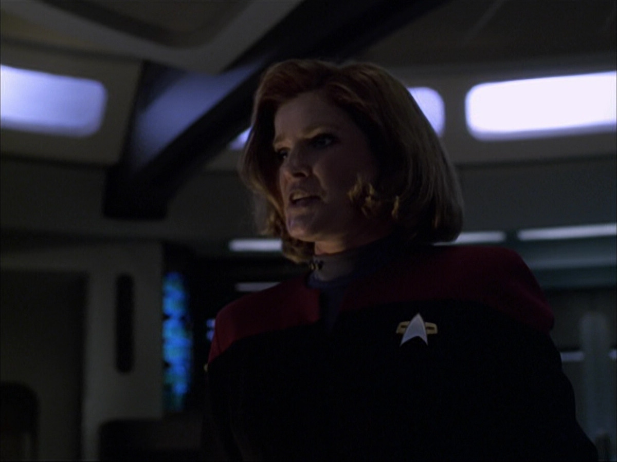 extant_StarTrek_VOY_6x07-DragonsTeeth_03272.jpg