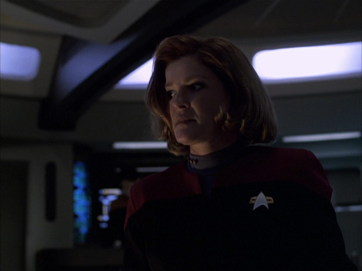 extant_StarTrek_VOY_6x07-DragonsTeeth_03275.jpg