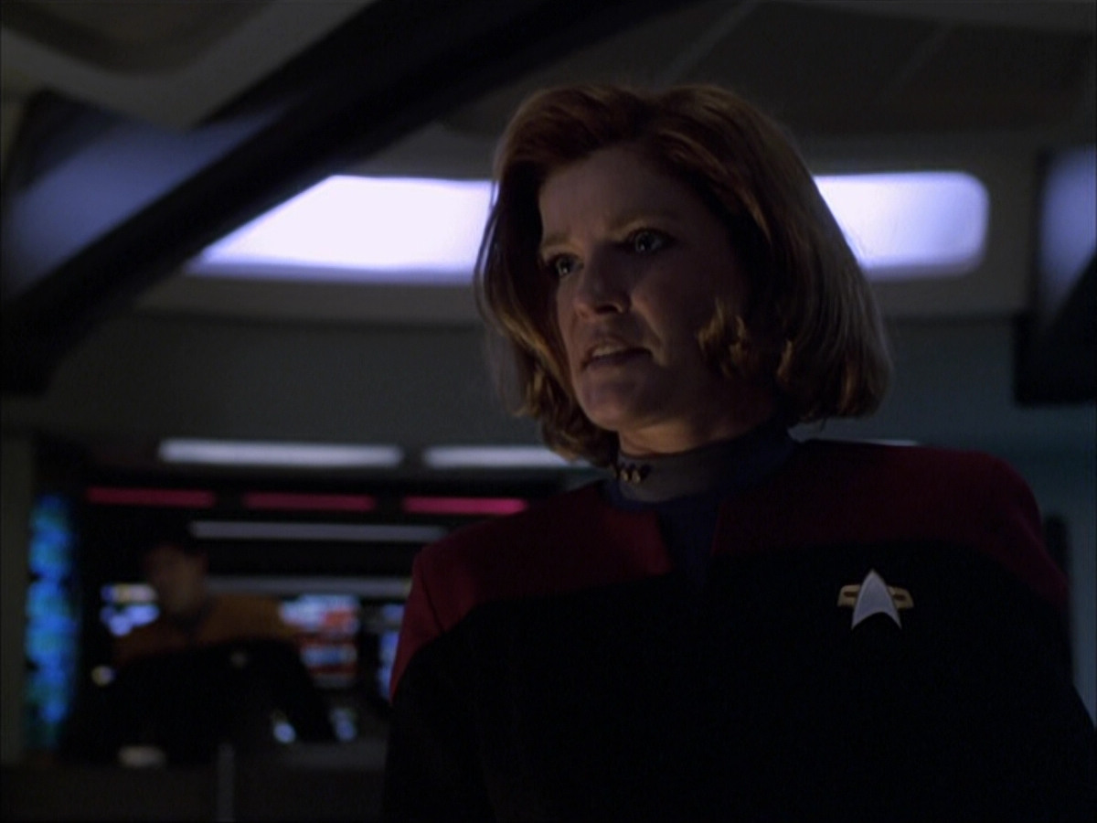 extant_StarTrek_VOY_6x07-DragonsTeeth_03279.jpg