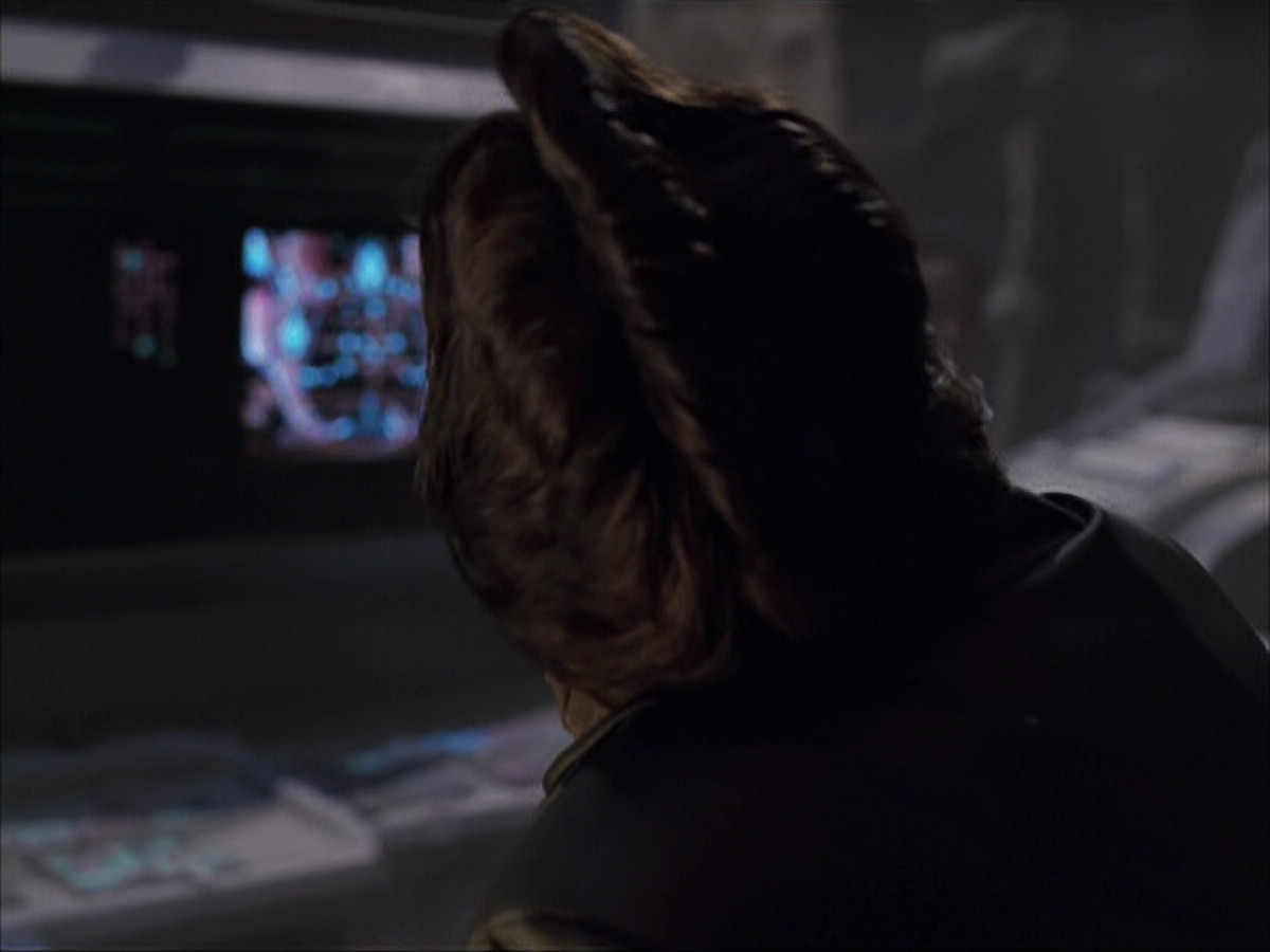 extant_StarTrek_VOY_6x07-DragonsTeeth_03332.jpg