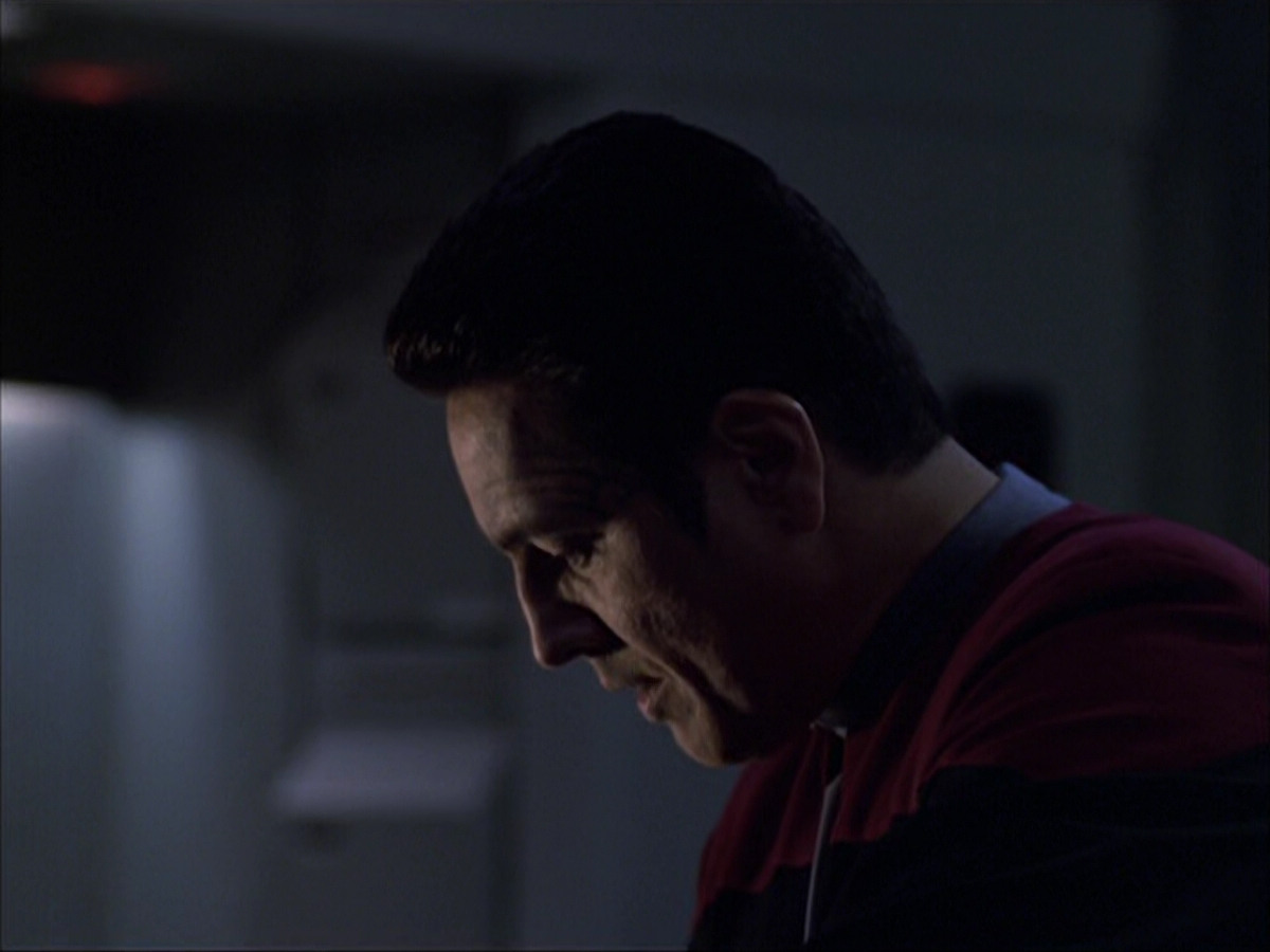 extant_StarTrek_VOY_6x07-DragonsTeeth_03367.jpg