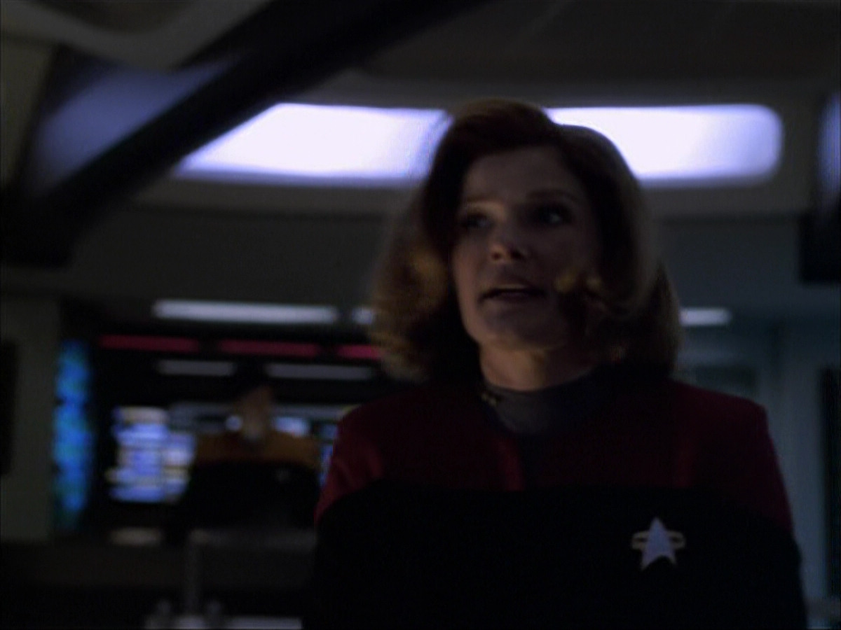 extant_StarTrek_VOY_6x07-DragonsTeeth_03376.jpg
