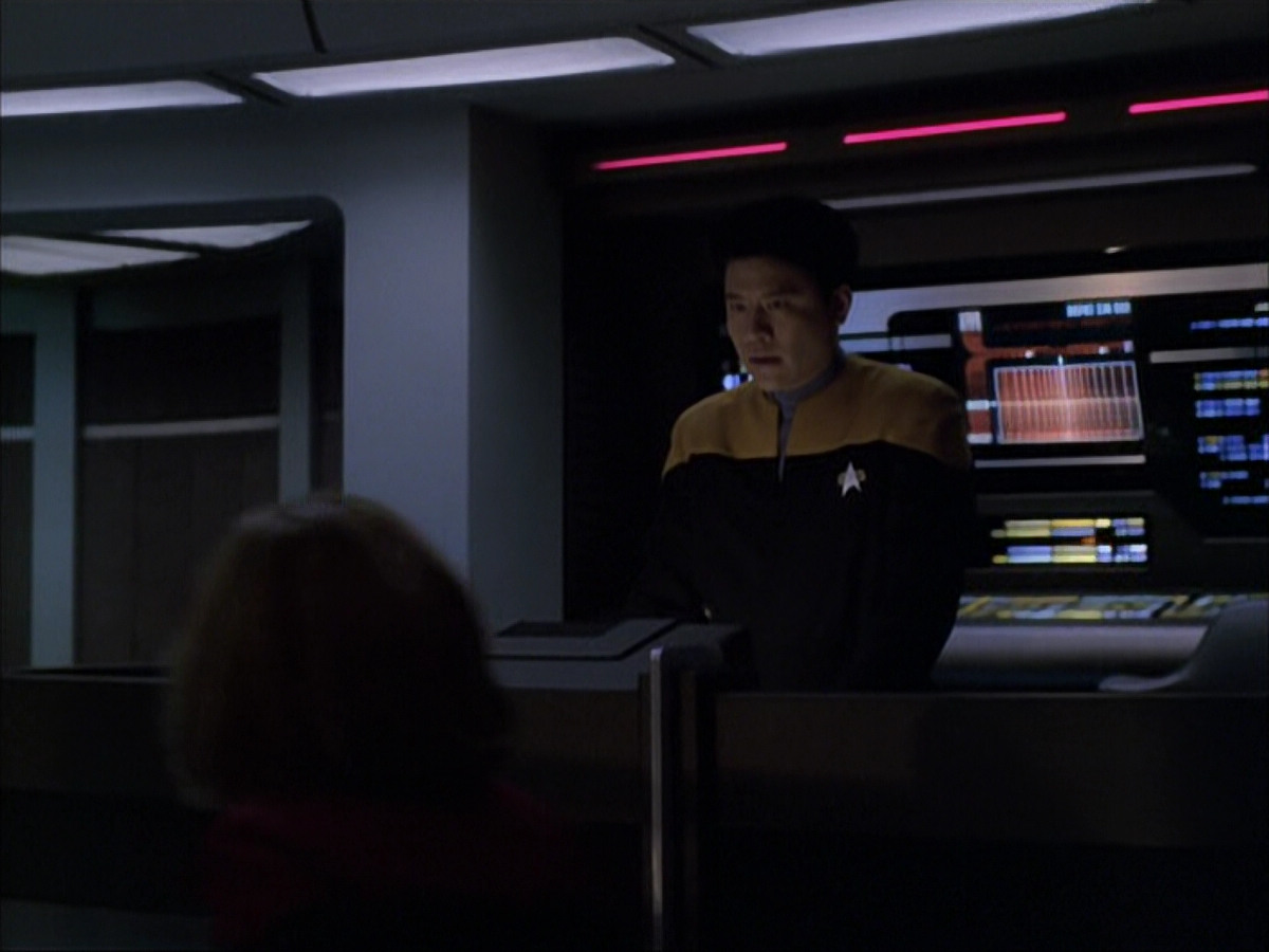 extant_StarTrek_VOY_6x07-DragonsTeeth_03382.jpg