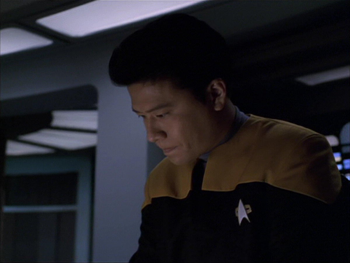 extant_StarTrek_VOY_6x07-DragonsTeeth_03467.jpg