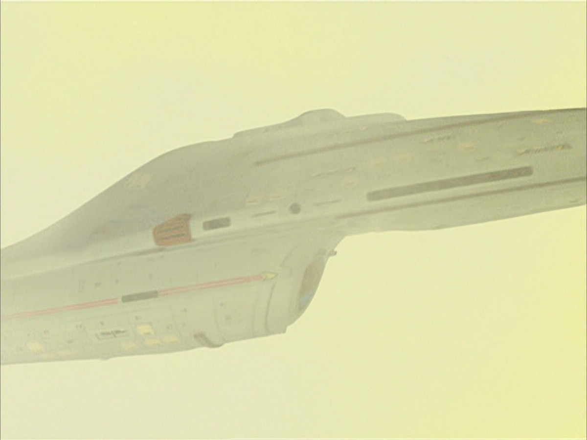 extant_StarTrek_VOY_6x07-DragonsTeeth_03470.jpg