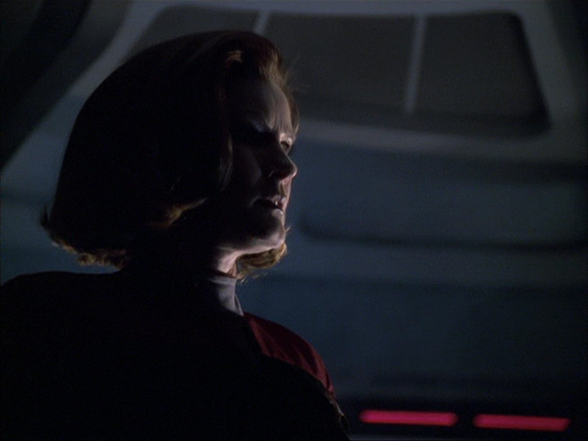 extant_StarTrek_VOY_6x07-DragonsTeeth_03501.jpg