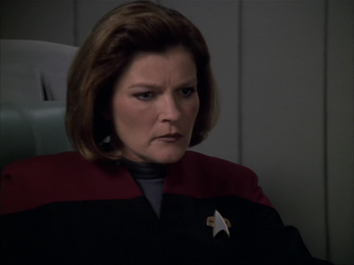 extant_StarTrek_VOY_6x07-DragonsTeeth_03545.jpg