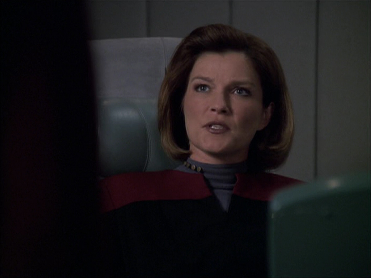 extant_StarTrek_VOY_6x07-DragonsTeeth_03623.jpg