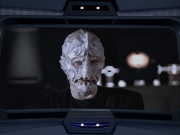 extant_StarTrek_VOY_6x07-DragonsTeeth_00422.jpg