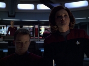 extant_StarTrek_VOY_6x07-DragonsTeeth_00427.jpg