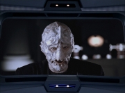 extant_StarTrek_VOY_6x07-DragonsTeeth_00430.jpg