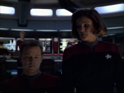 extant_StarTrek_VOY_6x07-DragonsTeeth_00446.jpg