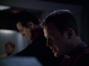 extant_StarTrek_VOY_6x07-DragonsTeeth_00472.jpg