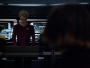 extant_StarTrek_VOY_6x07-DragonsTeeth_00479.jpg
