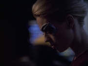 extant_StarTrek_VOY_6x07-DragonsTeeth_00488.jpg