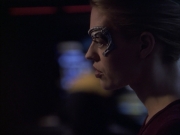 extant_StarTrek_VOY_6x07-DragonsTeeth_00489.jpg