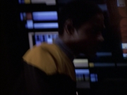 extant_StarTrek_VOY_6x07-DragonsTeeth_00497.jpg