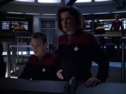 extant_StarTrek_VOY_6x07-DragonsTeeth_00535.jpg