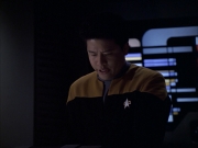 extant_StarTrek_VOY_6x07-DragonsTeeth_00545.jpg