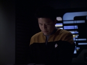 extant_StarTrek_VOY_6x07-DragonsTeeth_00547.jpg
