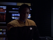extant_StarTrek_VOY_6x07-DragonsTeeth_00555.jpg
