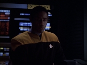 extant_StarTrek_VOY_6x07-DragonsTeeth_00556.jpg