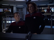 extant_StarTrek_VOY_6x07-DragonsTeeth_00559.jpg