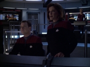extant_StarTrek_VOY_6x07-DragonsTeeth_00560.jpg