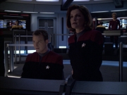 extant_StarTrek_VOY_6x07-DragonsTeeth_00568.jpg