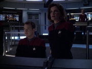 extant_StarTrek_VOY_6x07-DragonsTeeth_00569.jpg