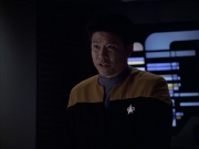 extant_StarTrek_VOY_6x07-DragonsTeeth_00581.jpg