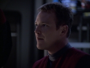 extant_StarTrek_VOY_6x07-DragonsTeeth_00583.jpg