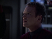 extant_StarTrek_VOY_6x07-DragonsTeeth_00586.jpg