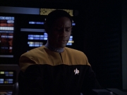 extant_StarTrek_VOY_6x07-DragonsTeeth_00589.jpg