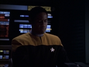 extant_StarTrek_VOY_6x07-DragonsTeeth_00594.jpg