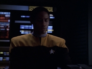 extant_StarTrek_VOY_6x07-DragonsTeeth_00596.jpg