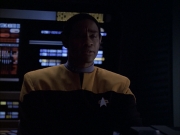 extant_StarTrek_VOY_6x07-DragonsTeeth_00597.jpg
