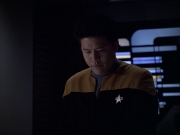 extant_StarTrek_VOY_6x07-DragonsTeeth_00600.jpg
