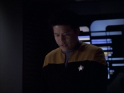 extant_StarTrek_VOY_6x07-DragonsTeeth_00601.jpg