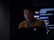 extant_StarTrek_VOY_6x07-DragonsTeeth_00604.jpg