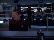 extant_StarTrek_VOY_6x07-DragonsTeeth_00616.jpg