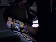 extant_StarTrek_VOY_6x07-DragonsTeeth_00631.jpg