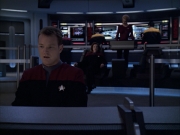 extant_StarTrek_VOY_6x07-DragonsTeeth_00635.jpg