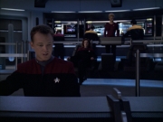 extant_StarTrek_VOY_6x07-DragonsTeeth_00637.jpg