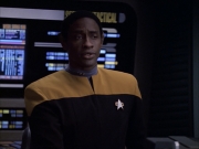extant_StarTrek_VOY_6x07-DragonsTeeth_00651.jpg