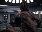 extant_StarTrek_VOY_6x07-DragonsTeeth_00979.jpg